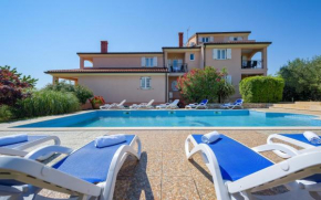 Family friendly apartments with a swimming pool Basanija, Umag - 3402